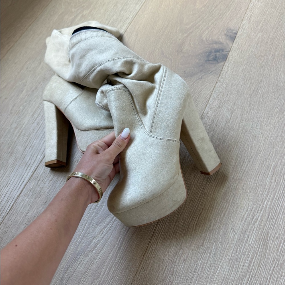 Size 6 heeled boot